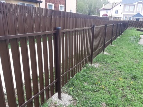 Забор из евроштакетника с утрамбовкой щебнем 70 метров фото в Больших Дворах