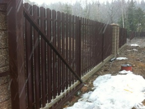 Забор из евроштакетника в шахматном порядке 122 метра фото в Больших Дворах