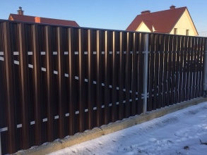 Забор из евроштакетника в шахматном порядке 10 соток фото в Больших Дворах